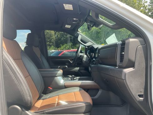 Used 2024 Chevrolet Silverado 3500 High Country w/ High Country Premium Package AWD/4WD image 12
