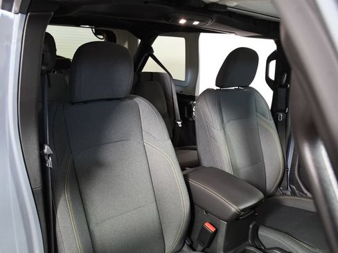 Used 2025 Jeep Wrangler Unlimited Sahara AWD/4WD image 20