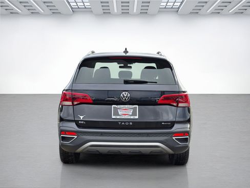 Used 2022 Volkswagen Taos SEL image 12