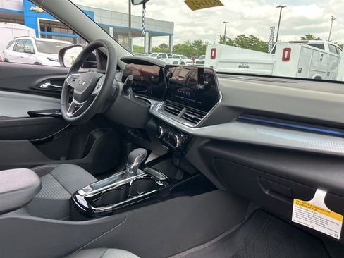 New 2026 Chevrolet Trax LT FWD image 30