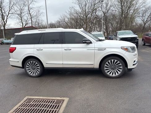 Used 2019 Lincoln Navigator Reserve image 7