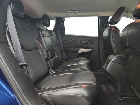 Used 2018 Jeep Cherokee Latitude Plus image 23