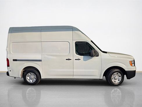 Used 2019 Nissan NV 2500 SV image 2