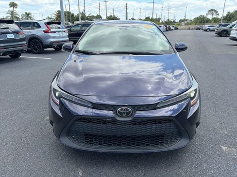 Used 2022 Toyota Corolla LE image 2
