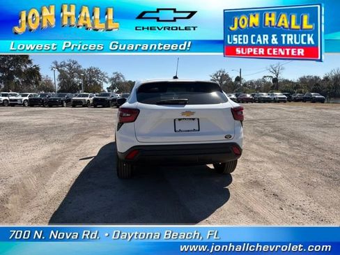 Used 2026 Chevrolet Trax LS w/ Driver Confidence Package image 9