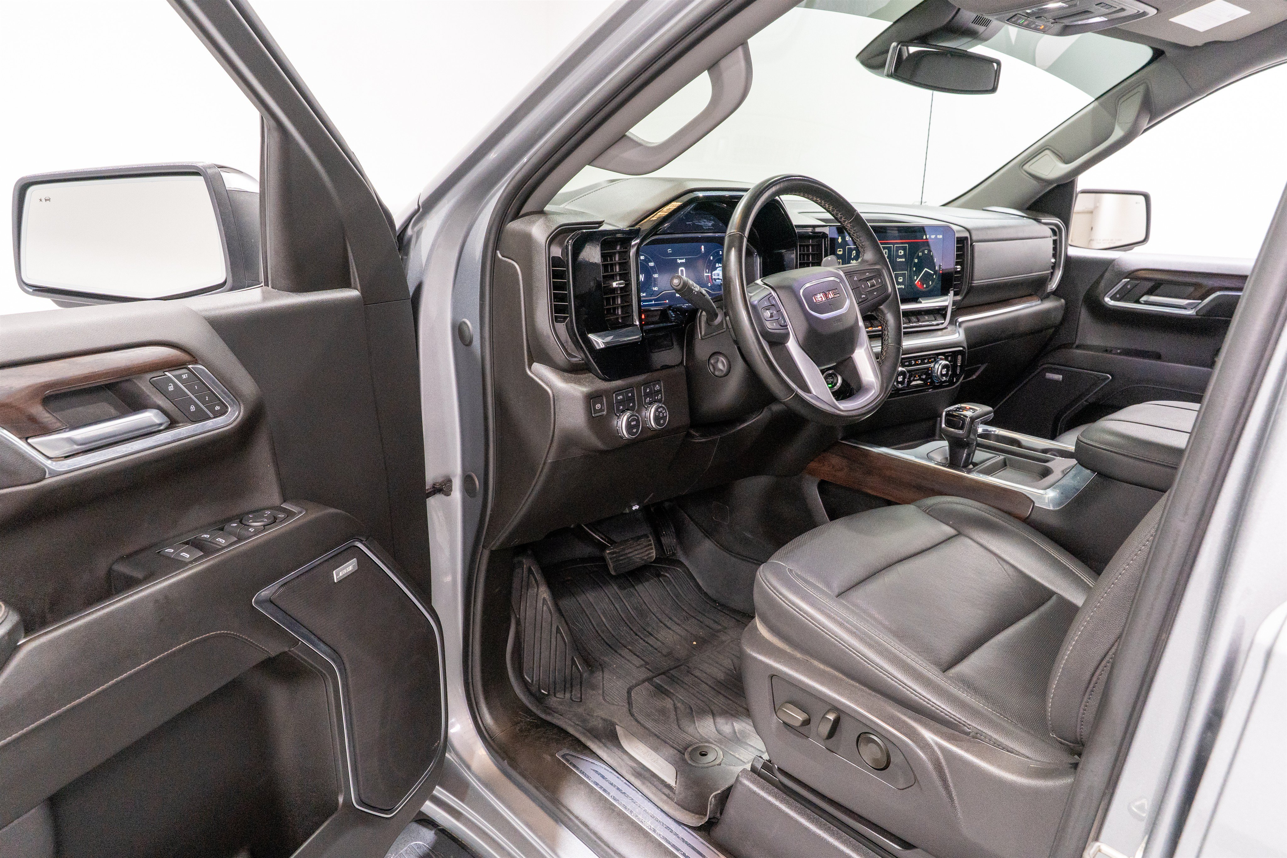 Used 2024 GMC Sierra 1500 SLT w/ SLT Premium Plus Package AWD/4WD image 13