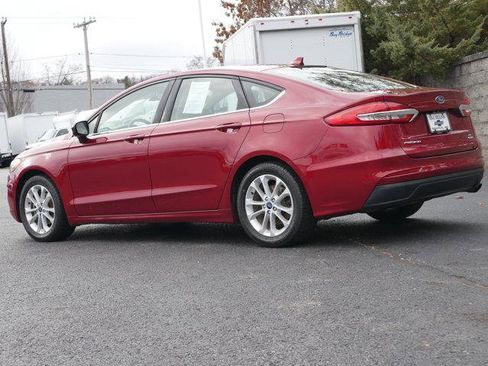 Used 2019 Ford Fusion SE image 4