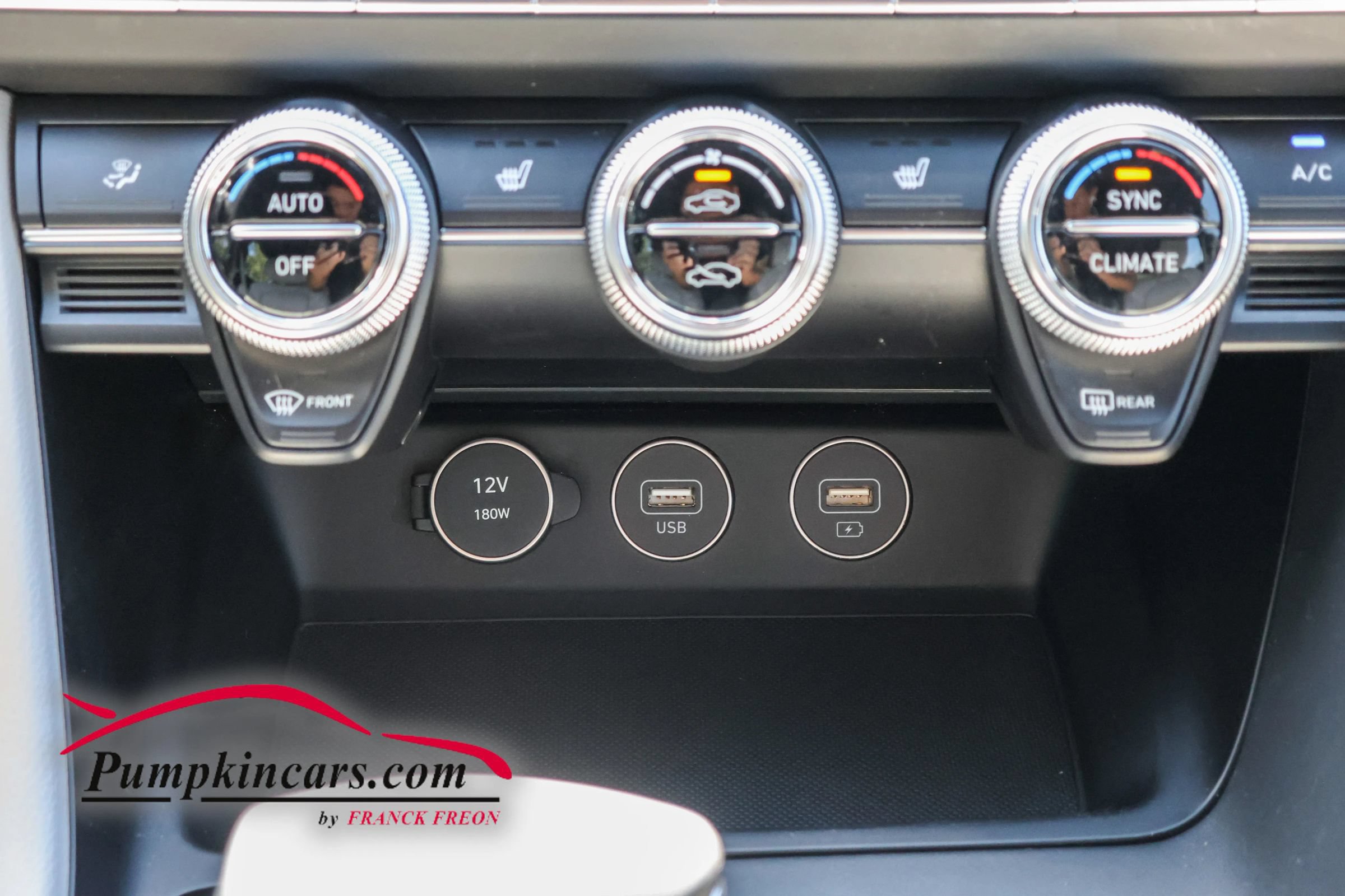 Used 2023 Genesis G70 2.0T RWD image 37