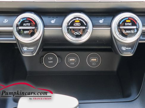 Used 2023 Genesis G70 2.0T RWD image 37