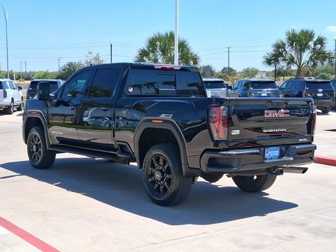 Used 2025 GMC Sierra 2500 AT4 w/ AT4 Preferred Package AWD/4WD image 4