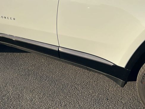 Used 2025 Jeep Wagoneer S Limited w/ Comfort Package image 11