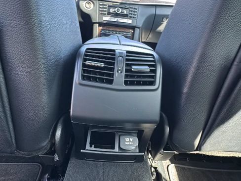 Used 2014 Mercedes-Benz E 350 4MATIC Sedan image 16