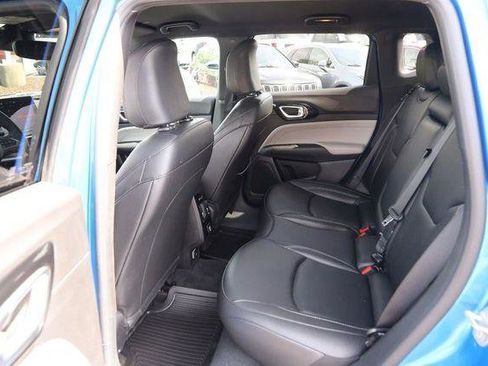 Used 2025 Jeep Compass Limited AWD/4WD image 9