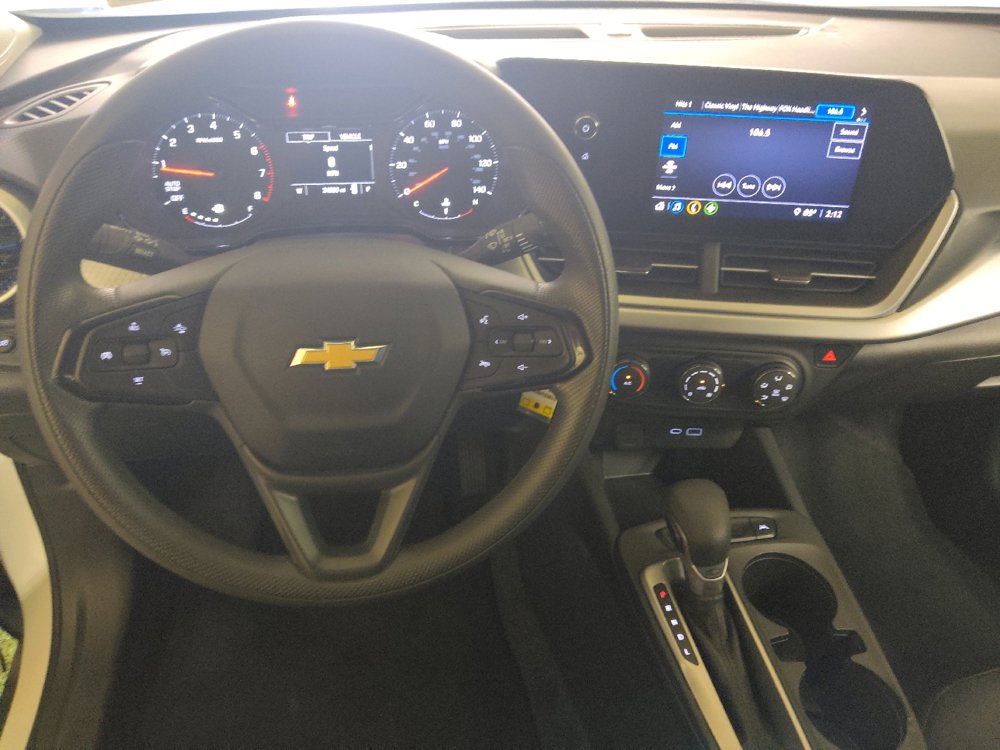Used 2025 Chevrolet Trax LS FWD image 22