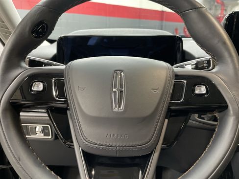 Used 2025 Lincoln Aviator 2WD image 18