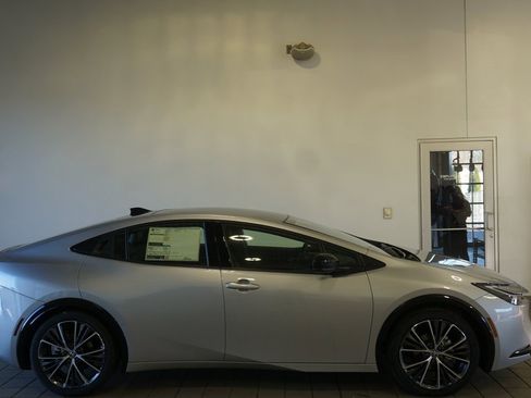 New 2026 Toyota Prius XLE image 17