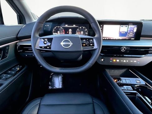 Used 2025 Nissan Murano SL image 10