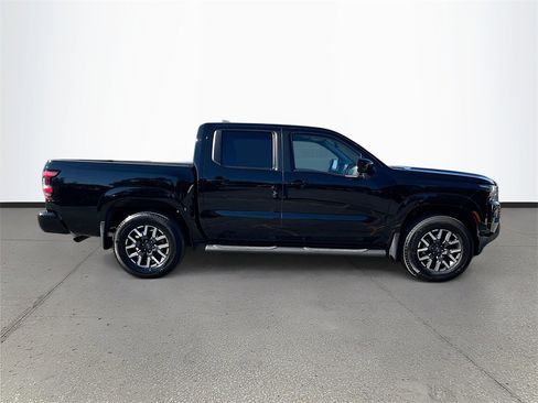 Used 2022 Nissan Frontier SV image 8