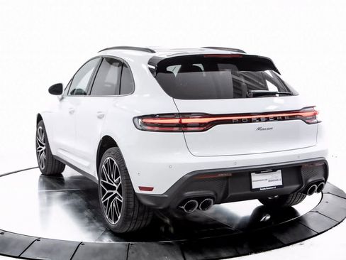 Certified 2025 Porsche Macan image 3