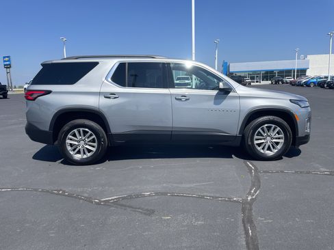 Used 2023 Chevrolet Traverse LT AWD/4WD image 6