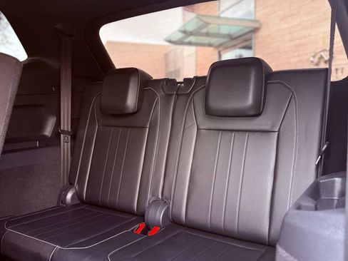 Used 2022 Volkswagen Tiguan SE R-Line image 33