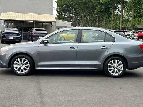 Used 2011 Volkswagen Jetta SE FWD image 7