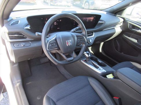 Used 2024 Buick Envista Preferred w/ Convenience I Package image 14