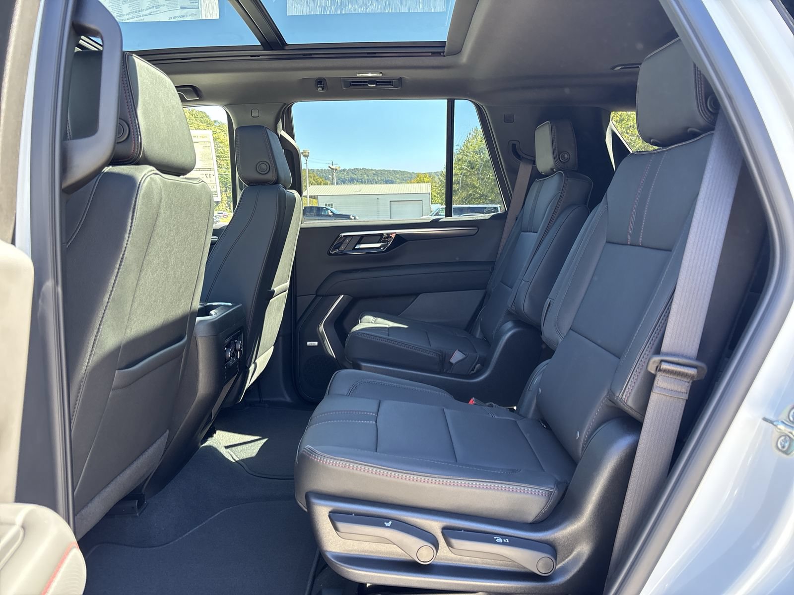 New 2027 Chevrolet Tahoe RST w/ Comfort Package AWD/4WD image 25