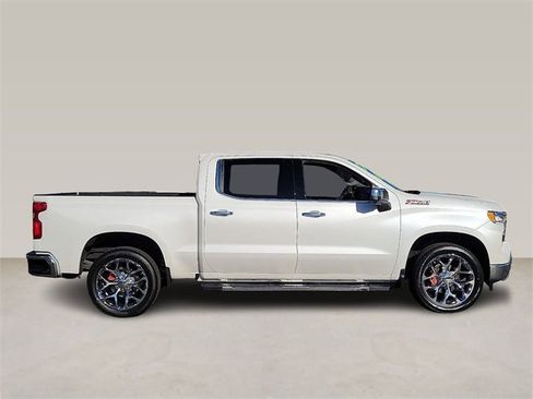 Used 2022 Chevrolet Silverado 1500 LTZ image 3