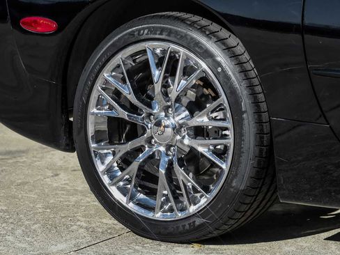 Used 2004 Chevrolet Corvette Coupe w/ Roof Package image 44