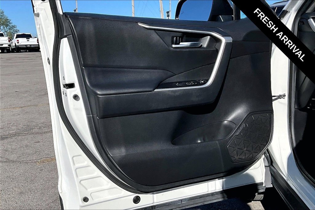 Used 2021 Toyota RAV4 XLE w/ Convenience Package AWD/4WD image 21