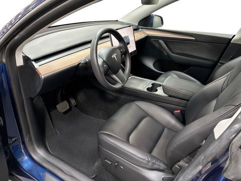 Certified 2023 Tesla Model Y Long Range AWD/4WD image 9