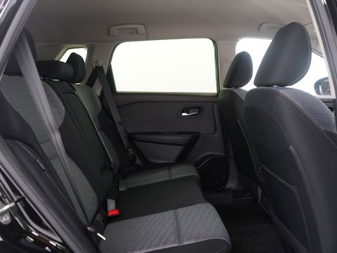 Used 2023 Nissan Rogue SV image 13