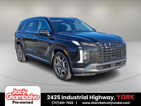 Used 2023 Hyundai Palisade Limited w/ Winter Package image 1