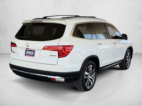 Used 2017 Honda Pilot Touring image 6