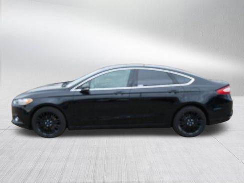 Used 2016 Ford Fusion SE w/ Equipment Group 202A image 4