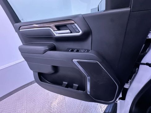 Used 2025 Chevrolet Silverado 1500 LT image 29