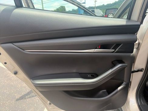 Used 2024 MAZDA MAZDA3 s FWD image 22