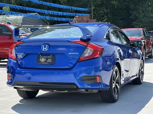 Used 2017 Honda Civic Touring image 7