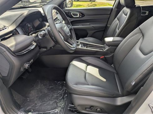 New 2026 Jeep Compass Limited image 12