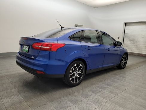Used 2018 Ford Focus SE w/ SE Appearance Package image 9