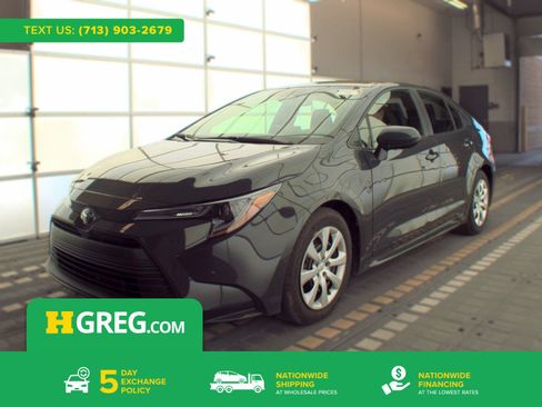 Used 2025 Toyota Corolla LE FWD image 1