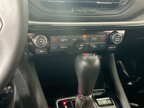 Used 2022 Jeep Compass Trailhawk AWD/4WD image 15