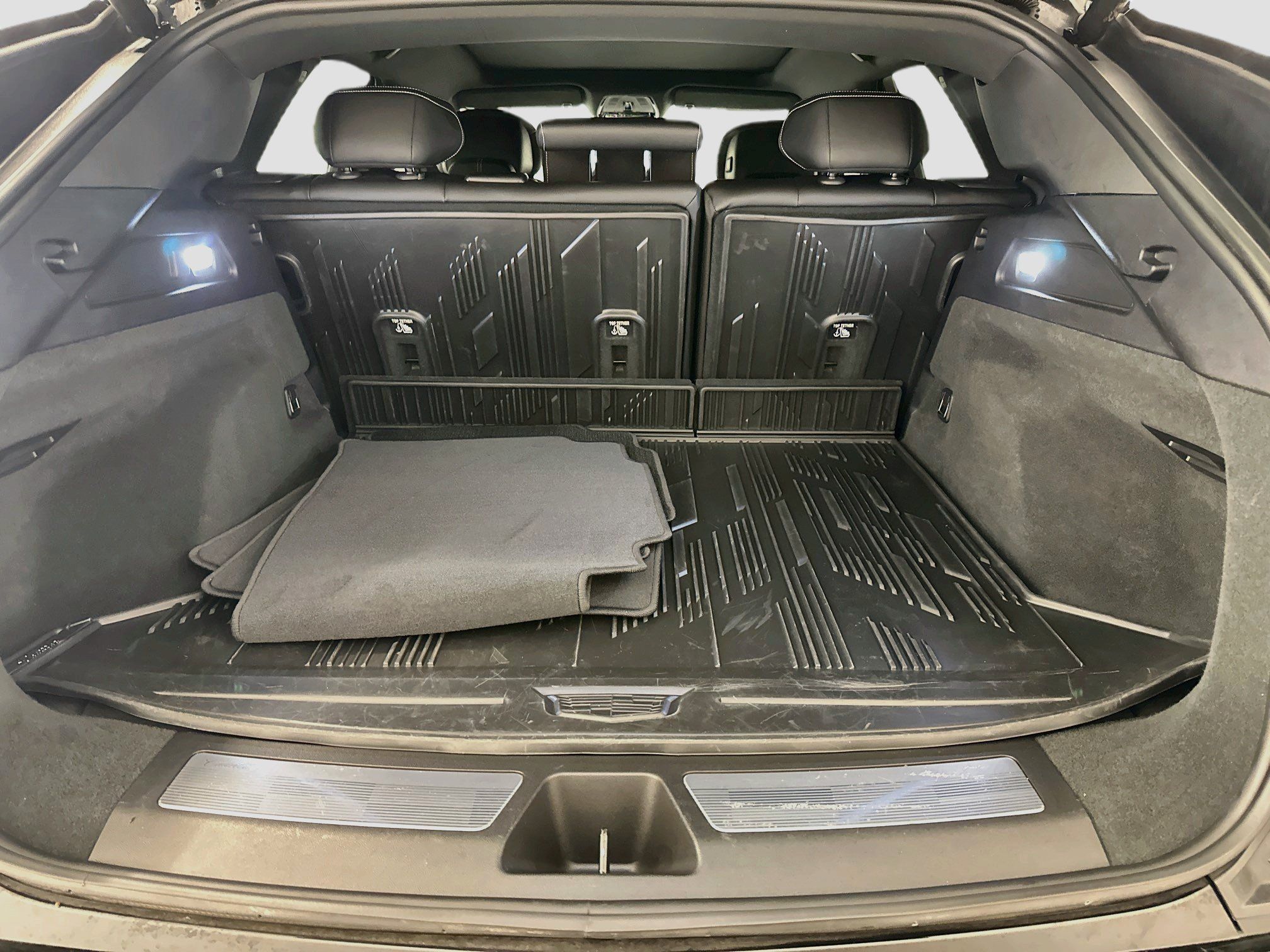 Used 2024 Cadillac Lyriq Luxury w/ LPO, Floor Liner Package AWD/4WD image 31