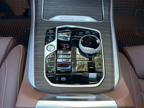 Used 2024 BMW X5 xDrive50e image 26