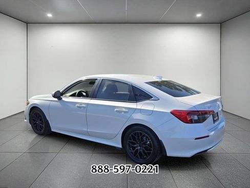 Used 2024 Honda Civic EX image 3