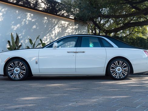 Used 2021 Rolls-Royce Ghost AWD/4WD image 47