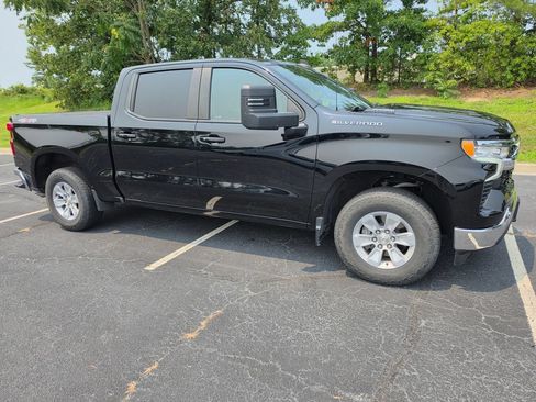 Used 2023 Chevrolet Silverado 1500 LT w/ Protection Package AWD/4WD image 3