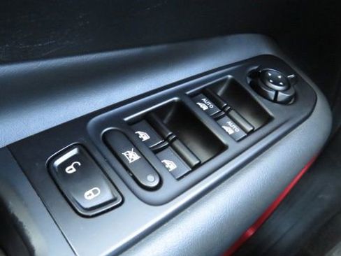 Used 2022 Jeep Renegade Trailhawk image 27