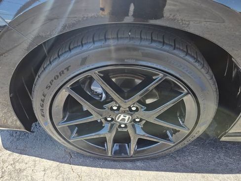 Used 2023 Honda Civic Sport image 28